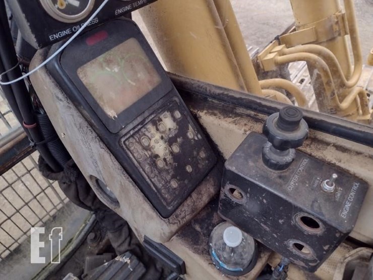 caterpillar-322l-image-8
