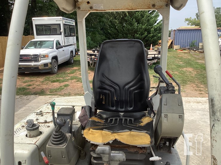 2006-takeuchi-tb135-image-17