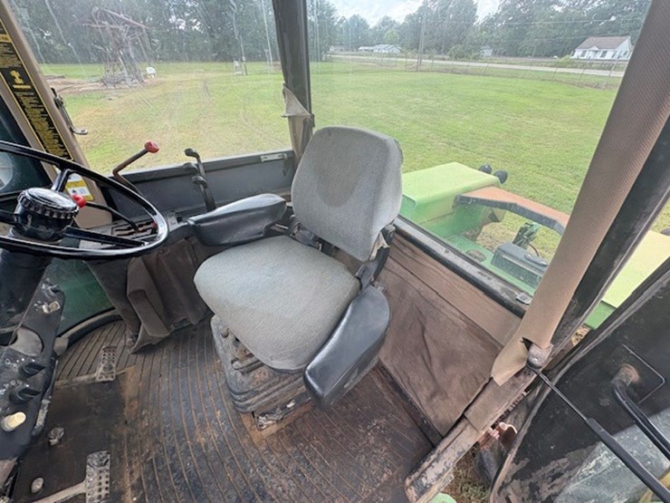 john-deere-8560-image-43