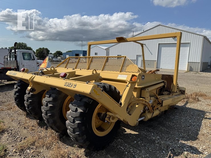 2000-deere-1812c-image-7