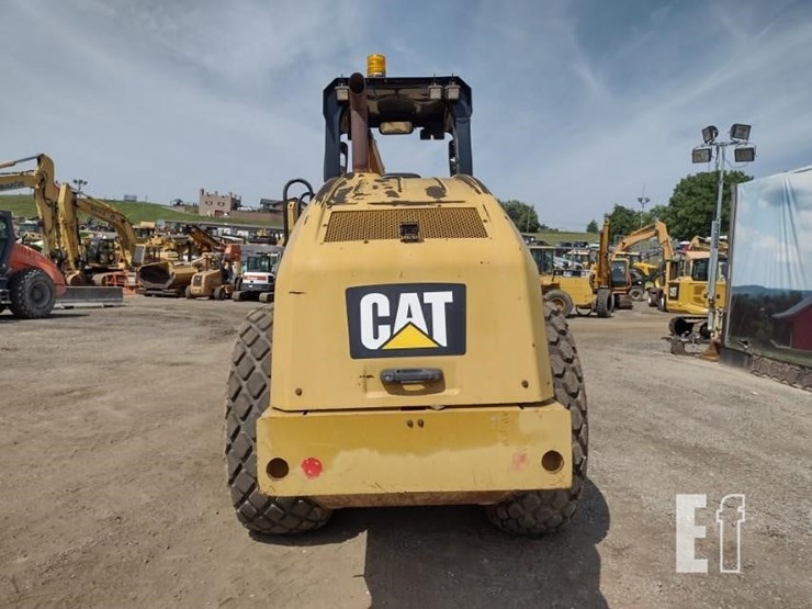 2015-caterpillar-cs56b-image-4