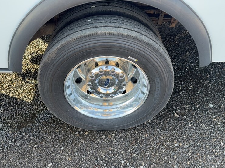 2017-ford-f550-image-6