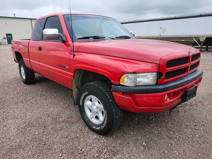 1996-dodge-ram-1500-image-2