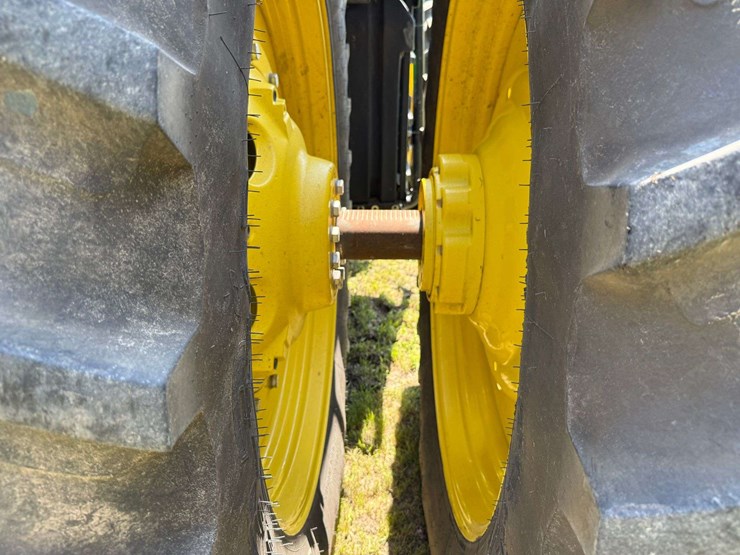 2021-john-deere-8r-340-image-49