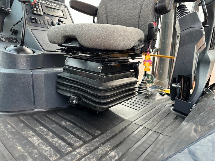 2018-deere-310sl-image-53