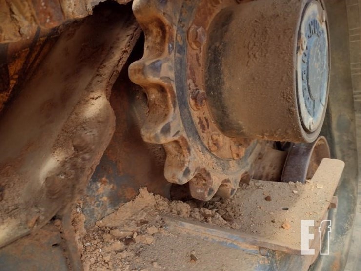 2020-deere-331g-image-26