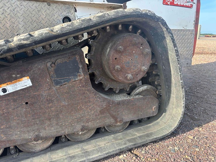 2008-bobcat-t320-image-28