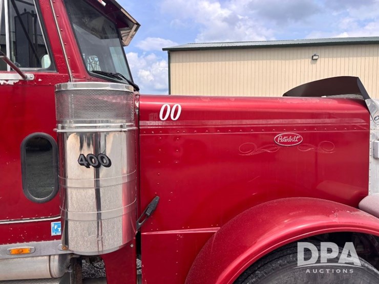 2000-peterbilt-379-image-59