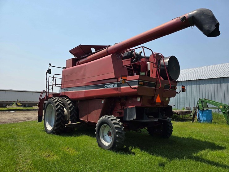 2002-case-ih-2388-image-17