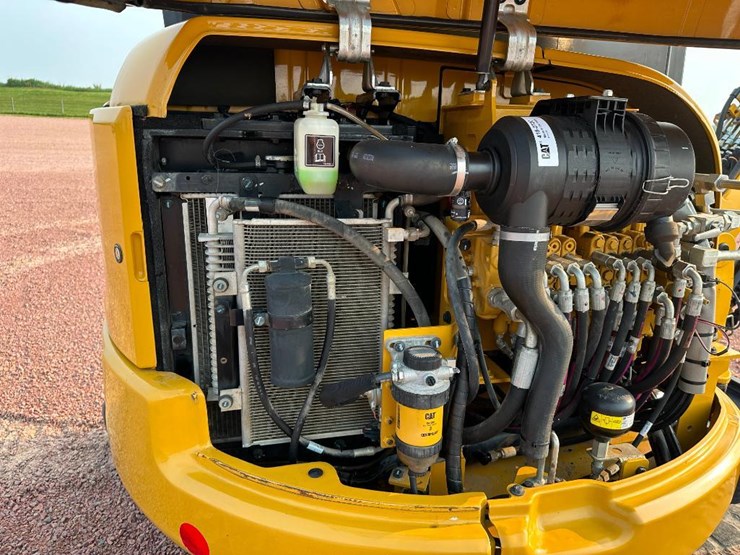 2020-caterpillar-303-image-44