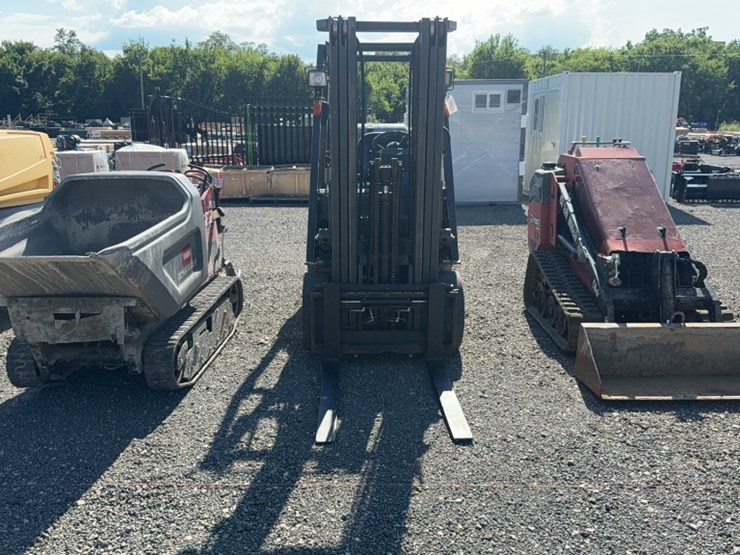 #2090-•-nissan-50-lp-forklift-image-2