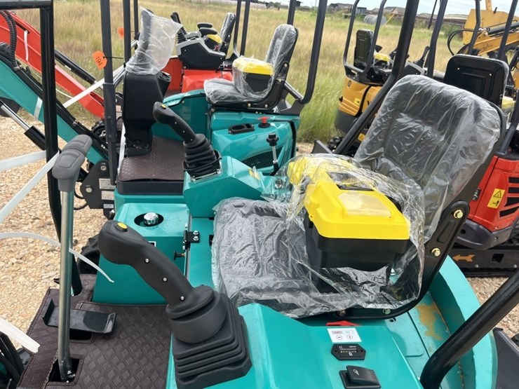 cfg-h15r-mini-excavator-image-7