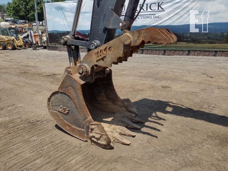 2019-deere-130g-image-15