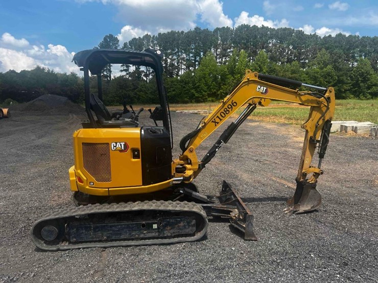2020-caterpillar-302.7d-image-2