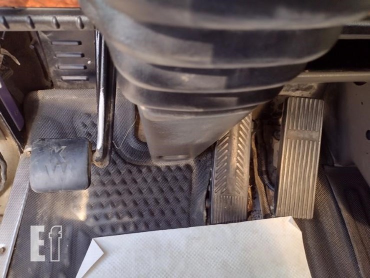 2006-kenworth-w900-image-11