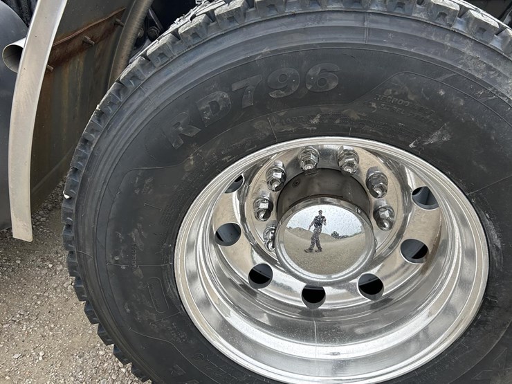 2020-kenworth-t680-image-15