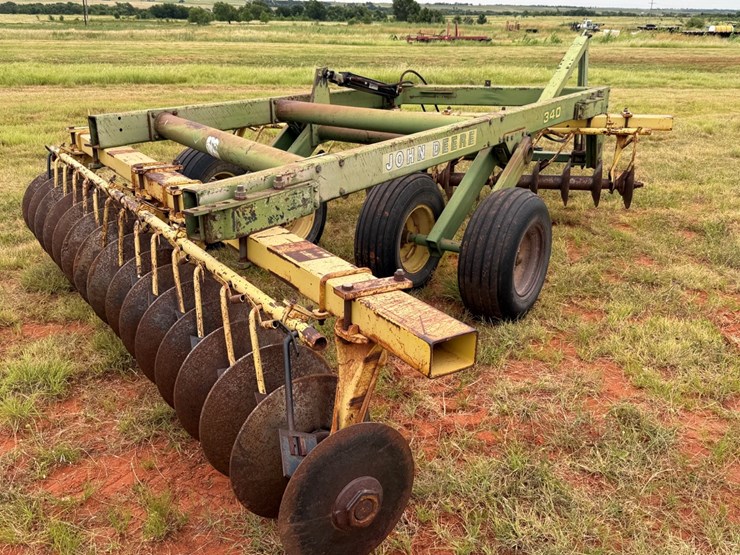john-deere-340-image-12