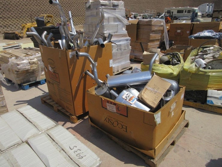 lot-of-misc-automotive-muffler/exhaust-parts-image-2