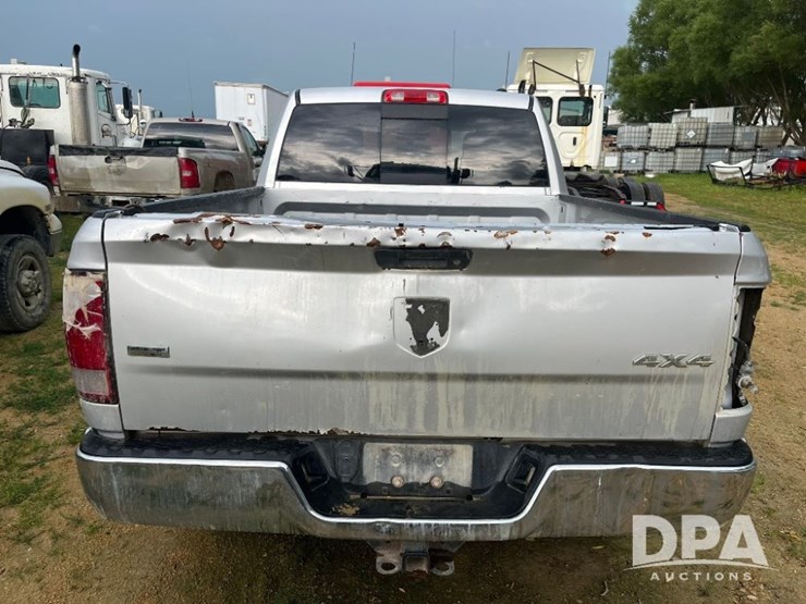 2012-dodge-ram-1500-image-33