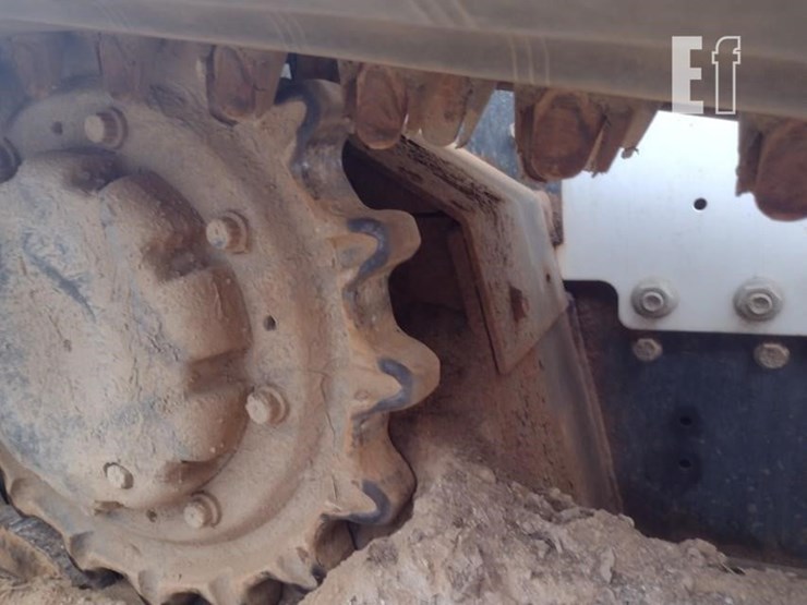 2022-bobcat-t770-image-31