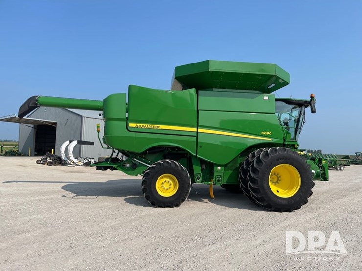 2016-john-deere-s690-image-6