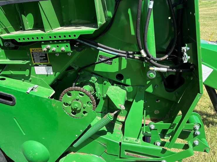 john-deere-560m-image-12