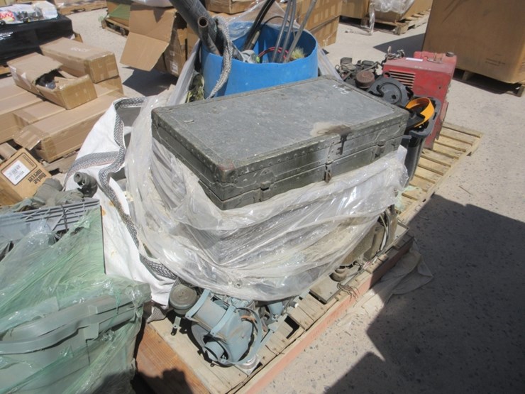 (4)-pallets-of-misc-items,-image-8