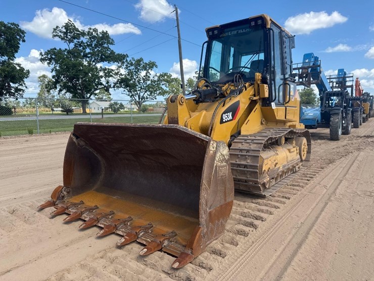 2021-caterpillar-953-image-2