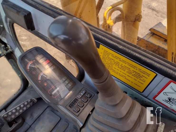 1992-deere-490e-image-9