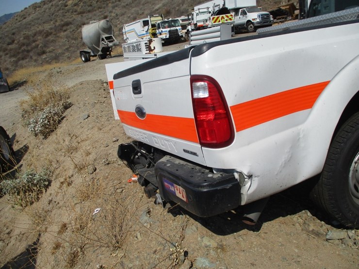 2015-ford-f250-xl-image-4