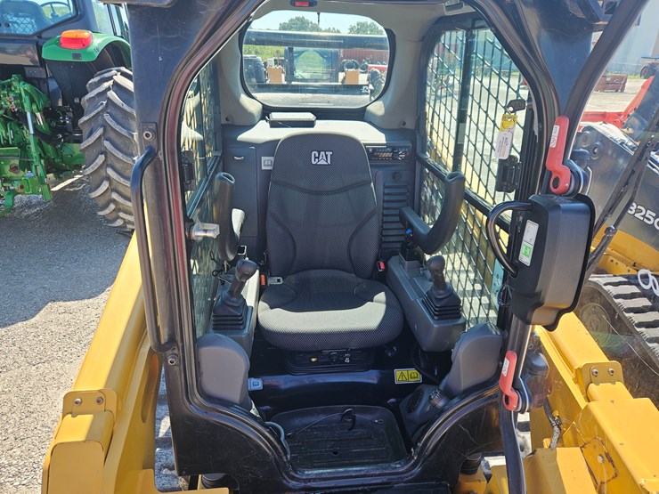 2019-caterpillar-259d3-image-7