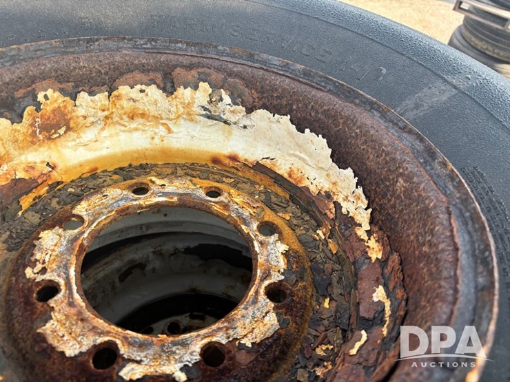 implement-tires-(dr11902)-image-6