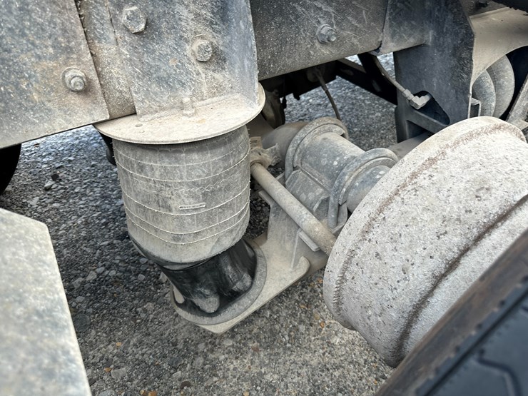1999-mack-rd688s-image-22