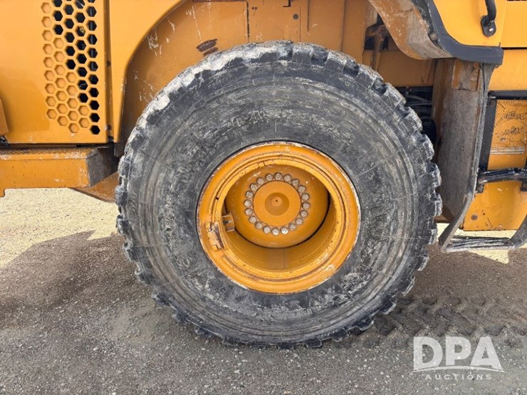 2014-caterpillar-950m-image-46