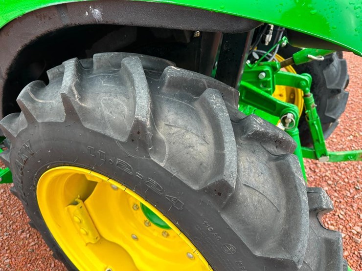 2022-john-deere-3046r-image-8