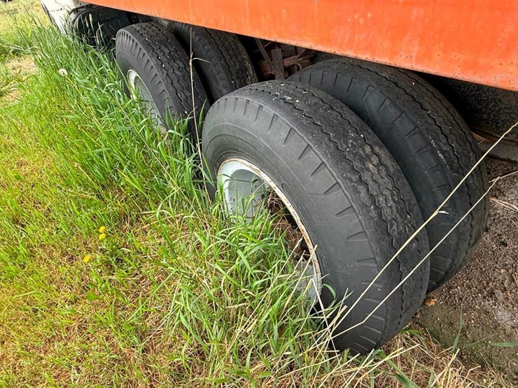 1974-ford-f750-image-9