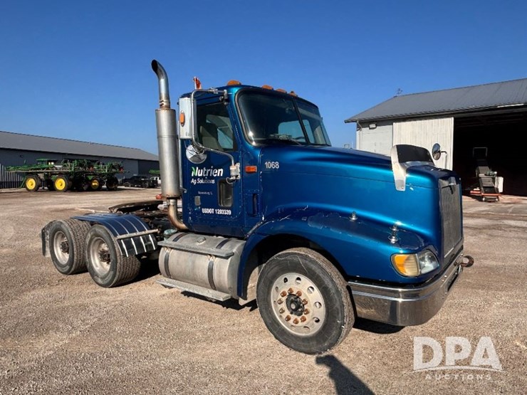 2002-ihc-9400i-day-cab-truck-(gp10940,-unit-109996)-image-2