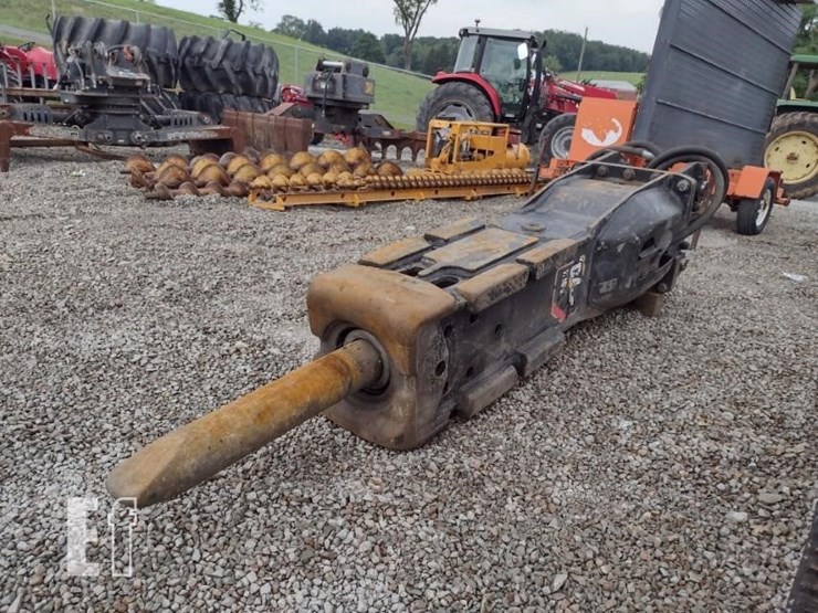 13-cat-h160es-hydraulic-breaker-image-6