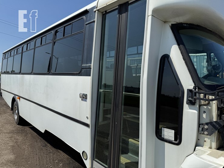 2008-international-bus-1049-image-32