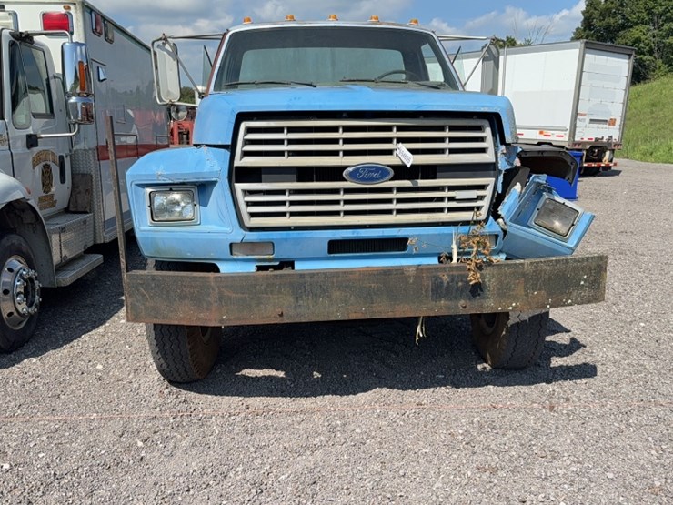 1989-ford-f700-image-2