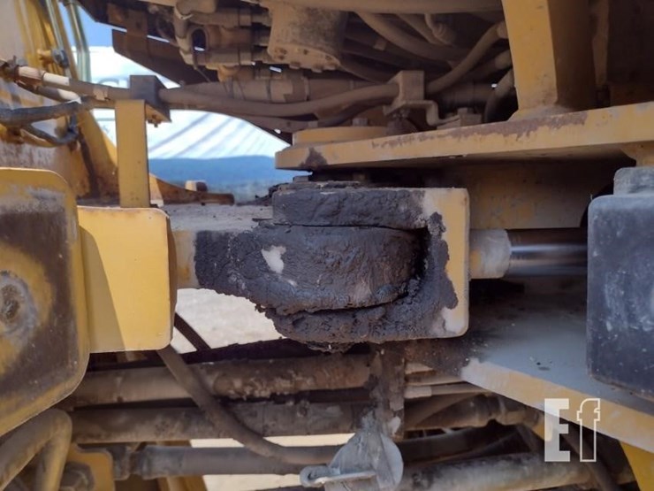 caterpillar-930g-image-31