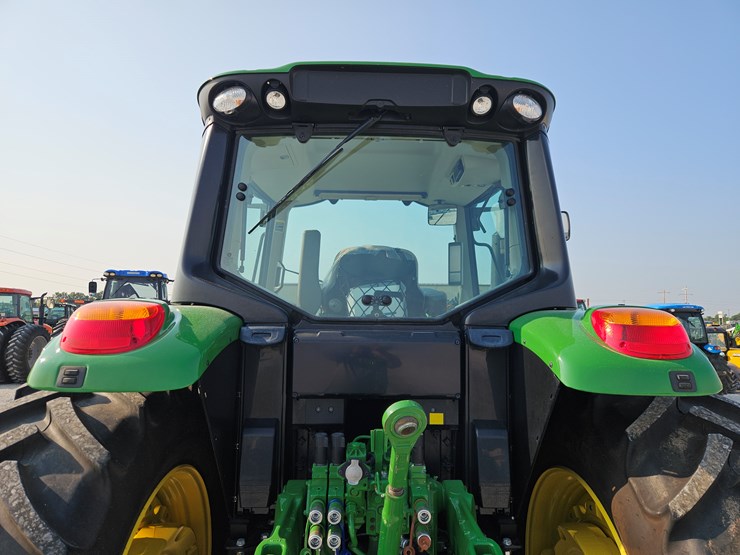 2022-john-deere-6145m-image-16