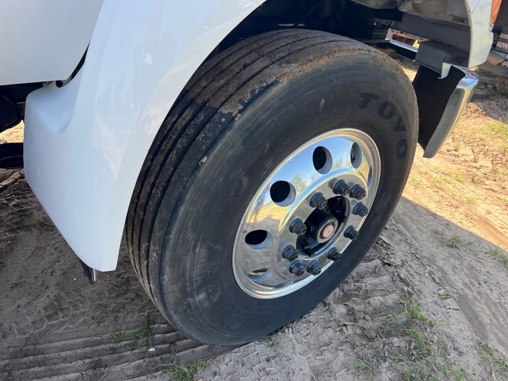 2015-ford-f750-xl-image-21