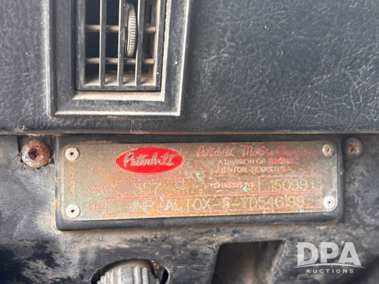 2000-peterbilt-357-image-98