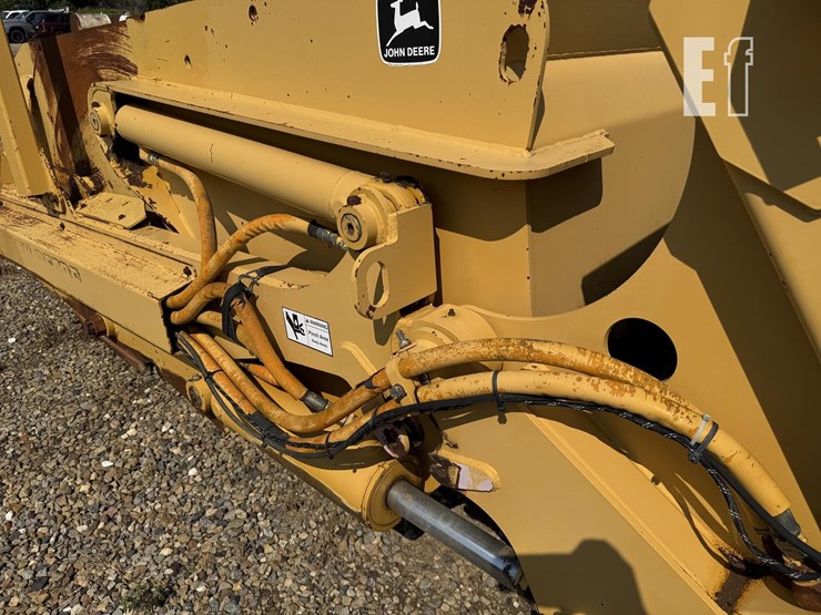 2000-deere-1812c-image-14
