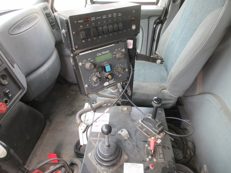 2003-international-7400-image-10