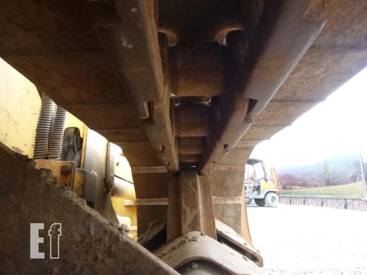 2005-caterpillar-d4g-xl-image-39