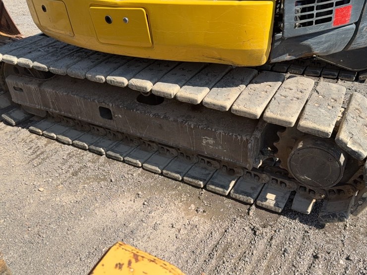 2011-komatsu-pc88mr-8-image-12