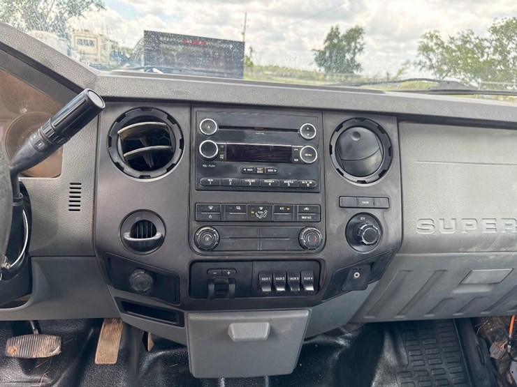 2016-ford-f350-xl-image-28