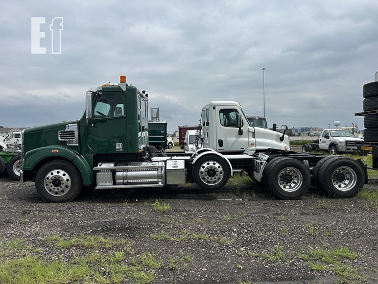 2015-freightliner-coronado-122-image-17